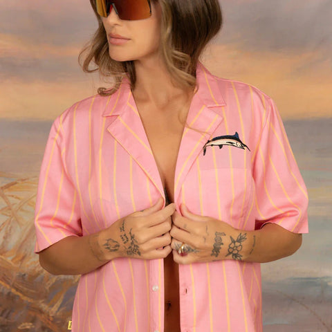 CATCH OF THE DAY CROP BUTTON UP - PINK